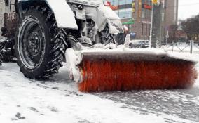 В новогодние праздники улицы Ленобласти убирают почти 2 тысячи единиц спецтехники