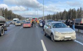 ДТП на КАДе: восемь легковых автомобилей столкнулись в попутном направлении