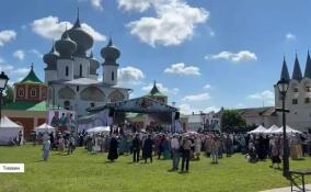 В Тихвине проходят мероприятия, посвященные 20-летию возвращения Тихвинской иконы Божией Матери