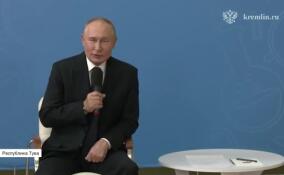 День знаний Владимир Путин начал в СОШ № 20 им. Героев Отечества в Кызыле