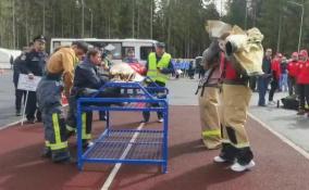 В Сертолово юные пожарные и пожарные-добровольцы соревнуются за звание лучших