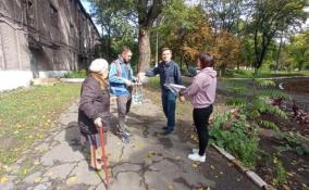 В подшефном Ленобласти Енакиево начался второй день голосования