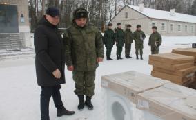 Депутат Сергей Яхнюк привёз мобилизованным ленинградцам гуманитарную помощь