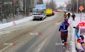 Две легковушки и маршрутка столкнулись у Вартемяг, пострадал один человек